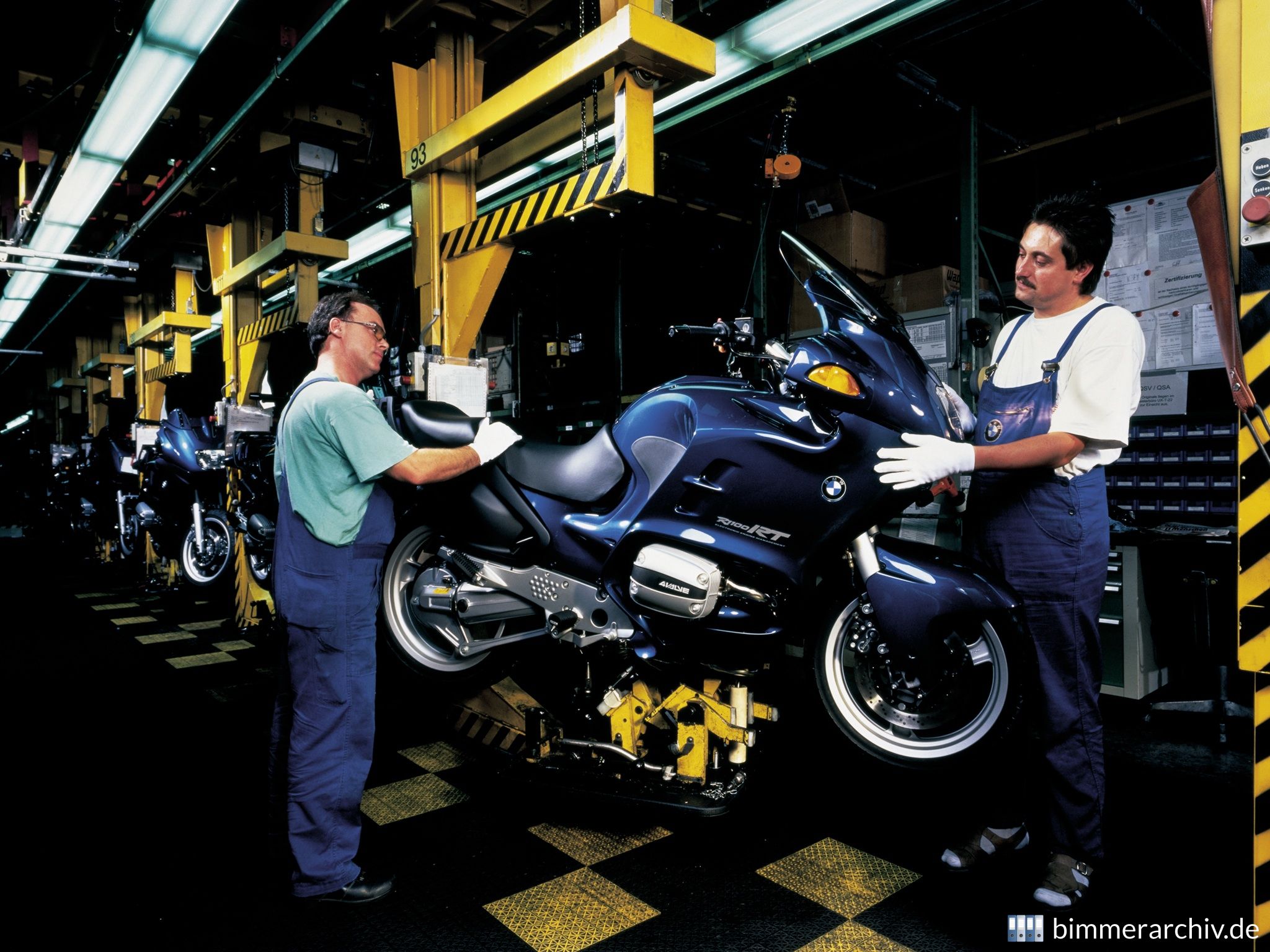 BMW Plant Berlin - assembly - R 1100 RT
