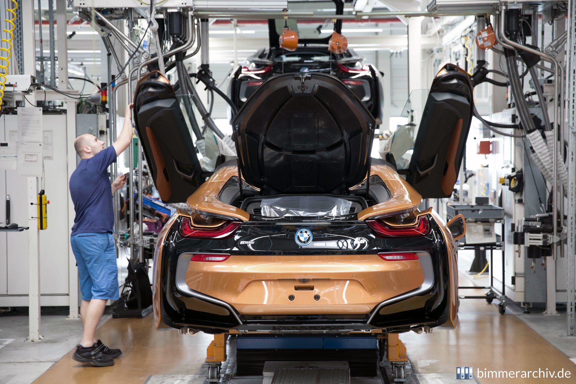 Production BMW i8 Roadster in the BMW Group Plant Leipzig