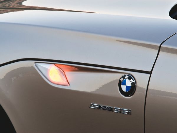 Der neue BMW Z4 sDrive35i - Seitliche Blinker