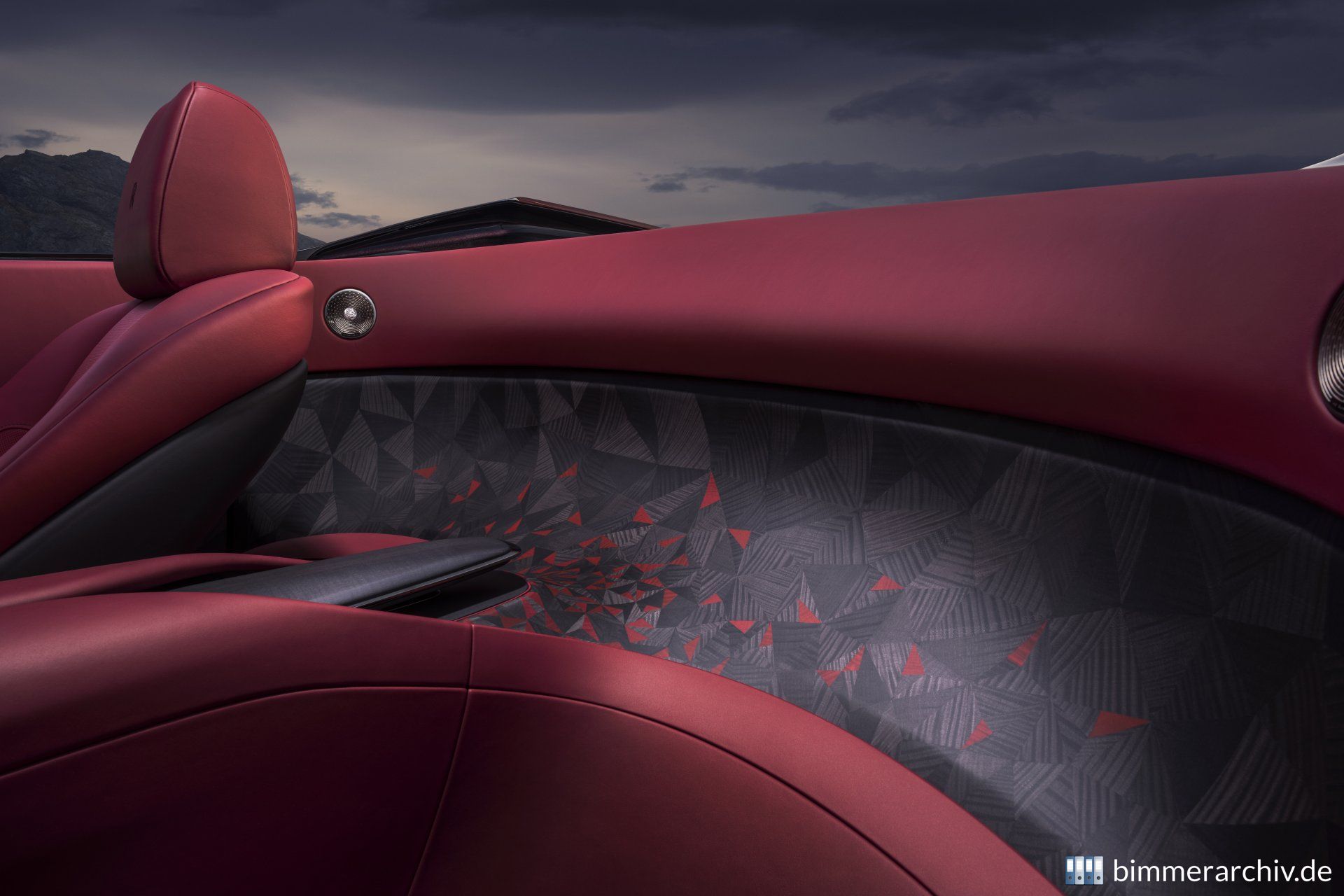 Rolls-Royce La Rose Noire Droptail