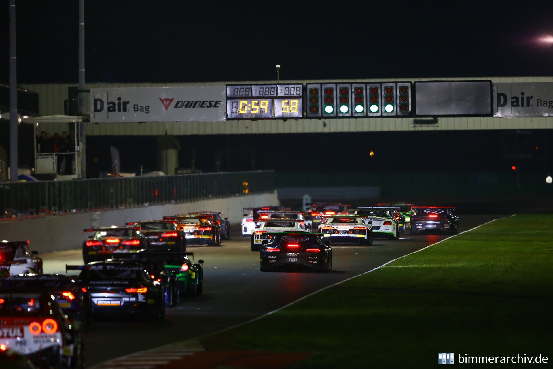 Start of the Qualifying Race