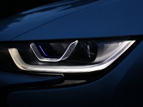 BMW i8, Laser Light