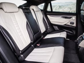 BMW X6 M50d - Interior design Pure Extravagance Ivory White