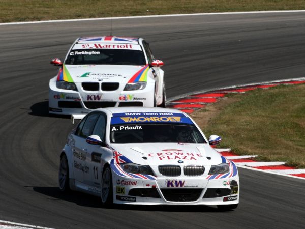 Andy Priaulx - BMW Team RBM und Colin Turkington - ebay Motors - BMW 320si