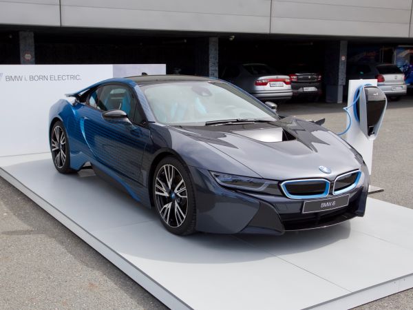 BMW i8 - Garage Italia Customs
